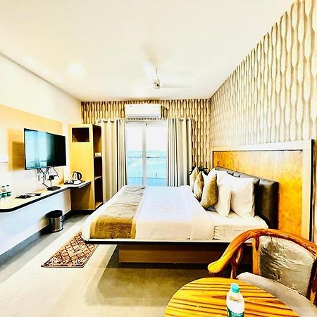 Hotel Lake View Airport Zone حيدر أباد المظهر الخارجي الصورة
