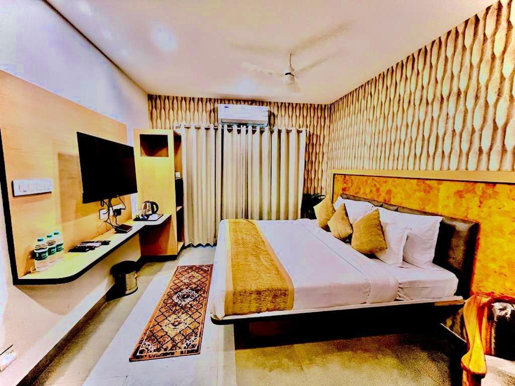 Hotel Lake View Airport Zone حيدر أباد المظهر الخارجي الصورة