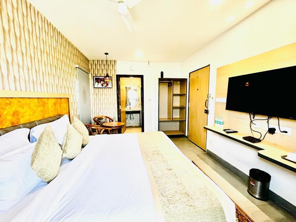 Hotel Lake View Airport Zone حيدر أباد المظهر الخارجي الصورة