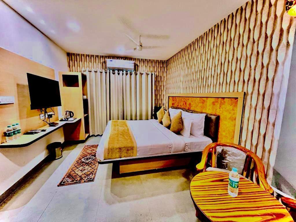 Hotel Lake View Airport Zone حيدر أباد المظهر الخارجي الصورة