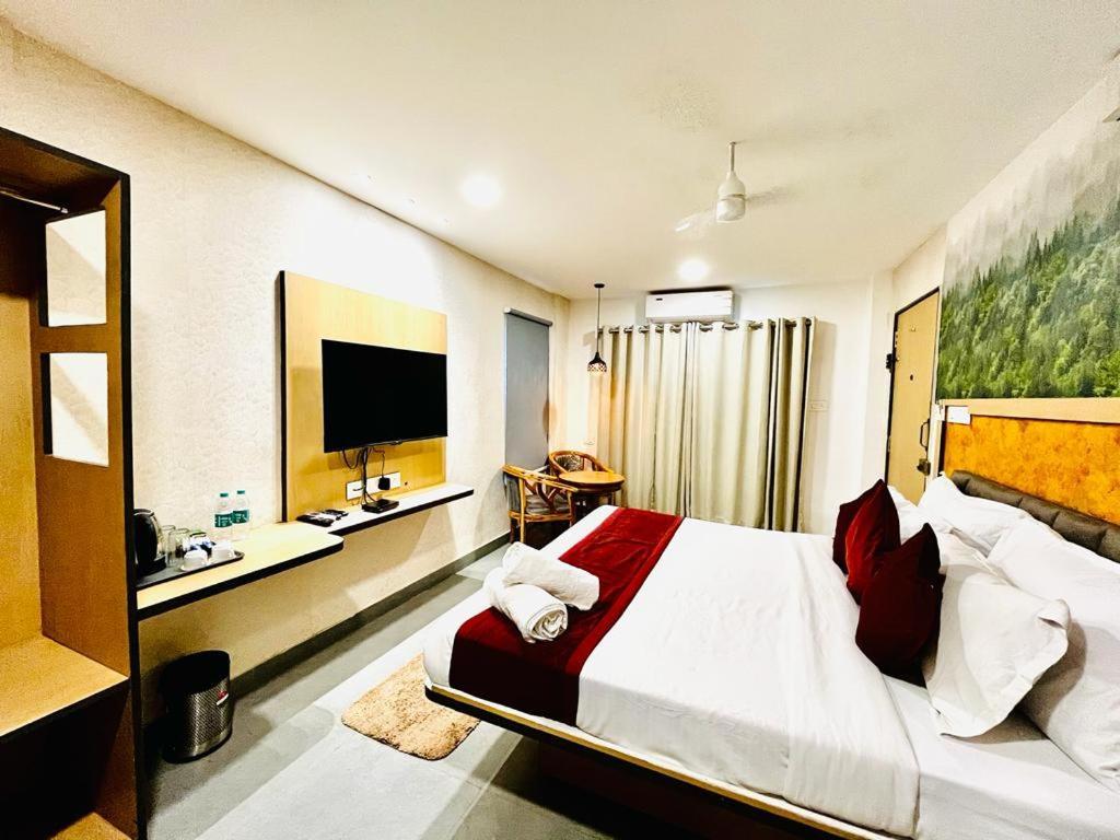 Hotel Lake View Airport Zone حيدر أباد المظهر الخارجي الصورة