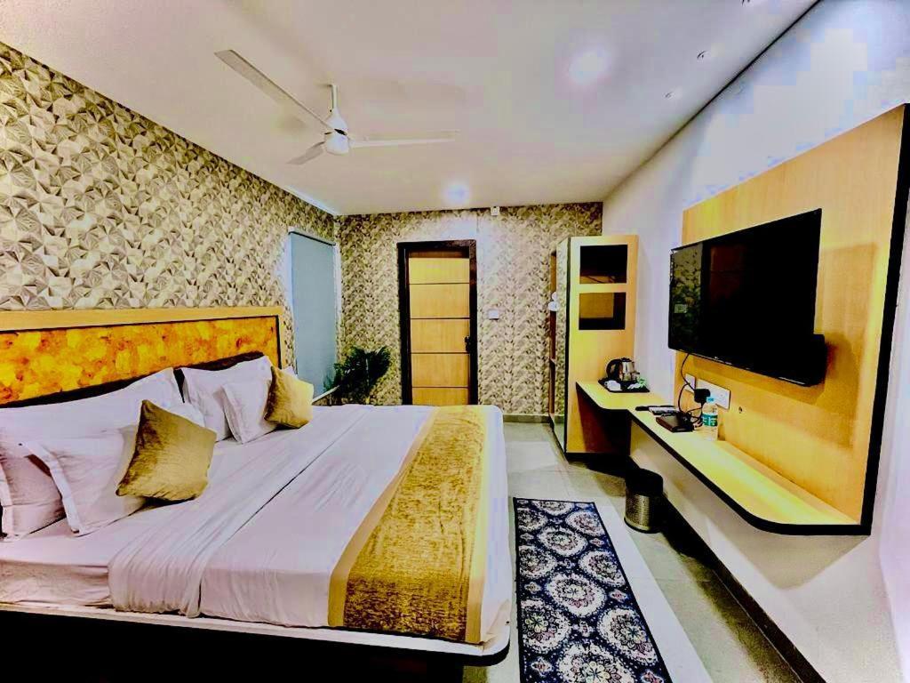 Hotel Lake View Airport Zone حيدر أباد المظهر الخارجي الصورة