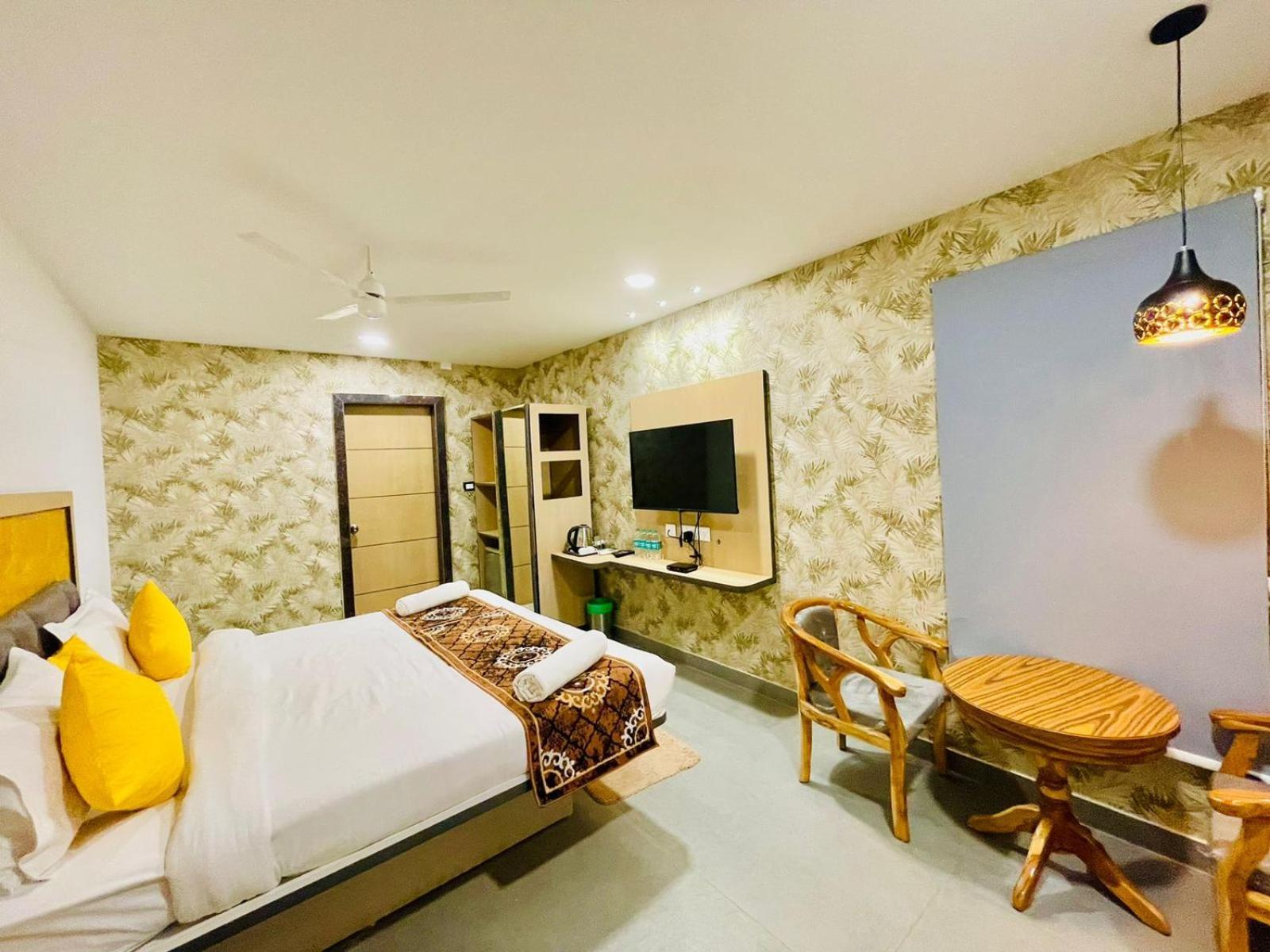 Hotel Lake View Airport Zone حيدر أباد المظهر الخارجي الصورة